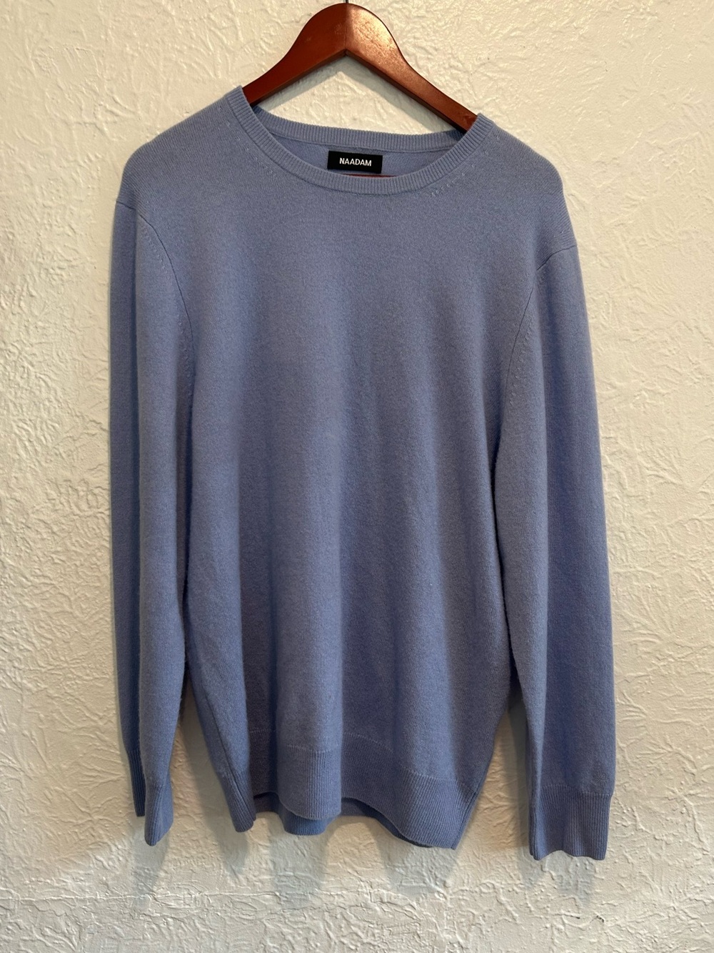 NAADAM Menโs Crewneck Cashmere Sweater - Light Blue